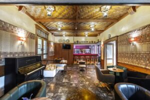 Forest Park Hotel Retro Bar